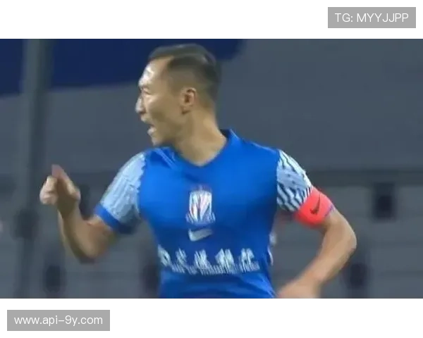 吴曦点球破门稳军心，申花客场半场2-0掌握主动